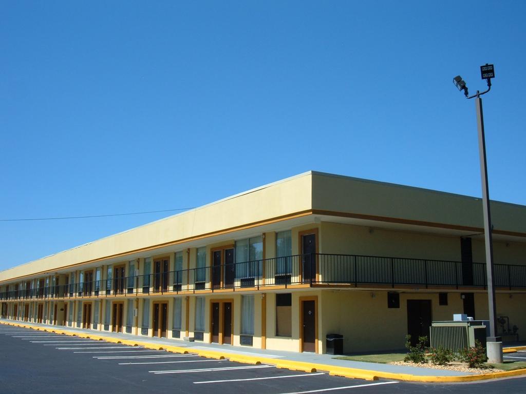 Days Inn By Wyndham Madison Exterior foto